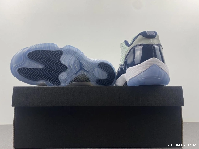 Cheap LUCY Georgetown Jordan Air 11 528895-007 Low Retro 0712